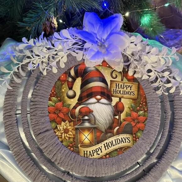 15" Gnome Holiday Wreath - Picture 5 of 6